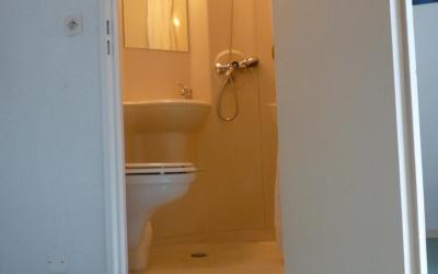 Chambre Quadruple avec Salle de Bains