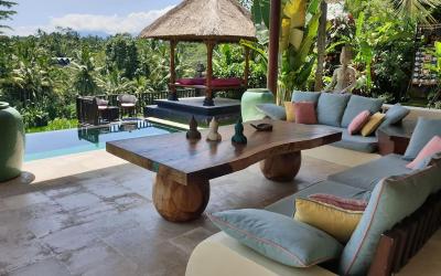 Vila dengan Kolam Renang Pribadi Vila dengan Kolam Renang Pribadi