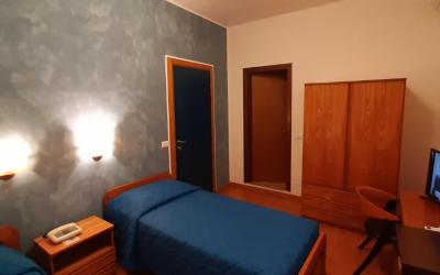 Camera Doppia con Letti Singoli