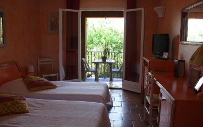 Grande Chambre Lits Jumeaux avec Balcon Grande Chambre Lits Jumeaux avec Balcon