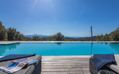 Villa su 2 Piani con 5 Camere da Letto