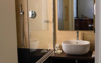 Camera Tripla Classic