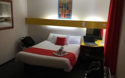 Chambre Double - Accessible aux Personnes u00e0 Mobilitu00e9 Ru00e9duite Chambre Double - Accessible aux Personnes u00e0 Mobilitu00e9 Ru00e9duite