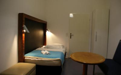 Einzelzimmer mit Gemeinschaftsbad