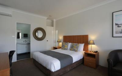 Queen Room