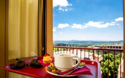 Camera Matrimoniale/Doppia con Letti Singoli con Balcone 