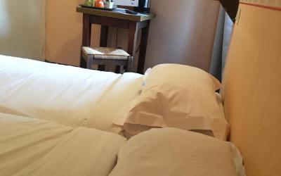 Chambre Lits Jumeaux avec Toilettes Communes