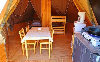 Tipi (4u00a0Adultes)u00a0-u00a0Pas d'Installations Sanitaires Tipi (4u00a0Adultes)u00a0-u00a0Pas d'Installations Sanitaires