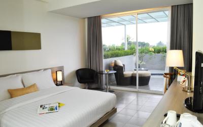 Kamar Deluxe Double dengan Balkon Kamar Deluxe Double dengan Balkon