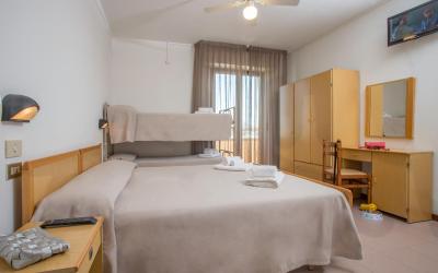 Camera Quadrupla con Balcone