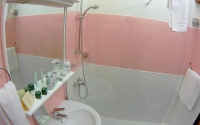 Camera Tripla Standard