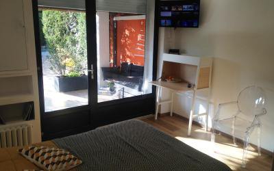 Chambre Simple - Vue sur Piscine Chambre Simple - Vue sur Piscine