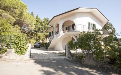 Appartamento con 3 Camere da Letto