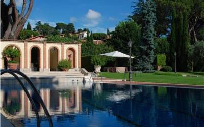 Villa con 10 Camere da Letto