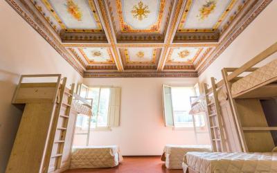 Camera Familiare con Bagno in Comune