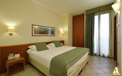 Camera Budget Matrimoniale/Doppia con Letti Singoli