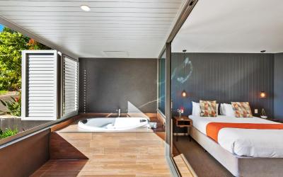 1 Bedroom With Studio Spa Suite