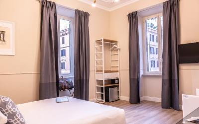 Camera Tripla Superior