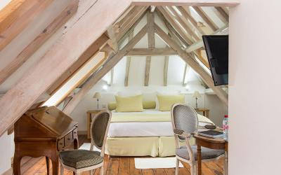 Suite Familiale (4 Adultes + 1 Enfant) Suite Familiale (4 Adultes + 1 Enfant)