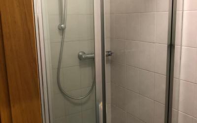 Camera Matrimoniale con Bagno in Comune 