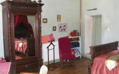 Chambre Deluxe (2 Adultes + 1 Enfant) Chambre Deluxe (2 Adultes + 1 Enfant)