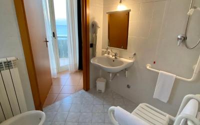 Camera King con Doccia con Accesso per Sedie a Rotelle - Accesso Disabili