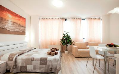 Monolocale Matrimoniale/Doppio con Letti Singoli