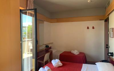 Camera Tripla con Vista Mare 