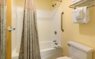 Executive King Suite with Two King Beds - Non-Smoking