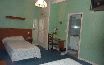 Chambre Familiale - 2 Lits Doubles Chambre Familiale - 2 Lits Doubles