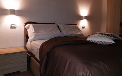 Camera Matrimoniale con Bagno in Comune 