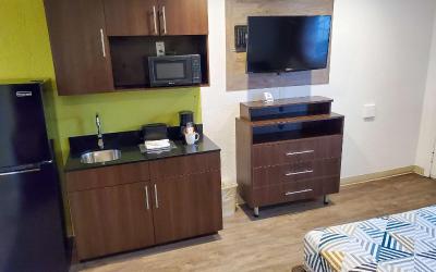 Queen Room - Disability Access - Non-Smoking