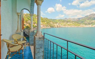 Camera Matrimoniale Deluxe con Balcone e Vista Mare