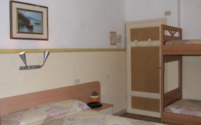 Camera Matrimoniale/Doppia con Letti Singoli