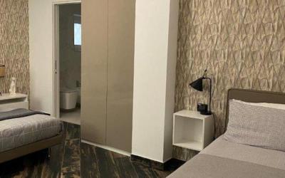 Camera Tripla Classic