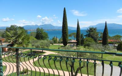 Monolocale con Vista Lago (2 Adulti + 2 Bambini)