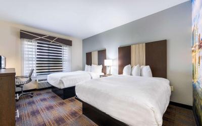 Queen Room with Two Queen Beds - Non-Smoking
