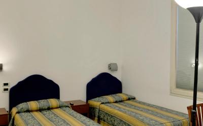 Camera Doppia con Letti Singoli