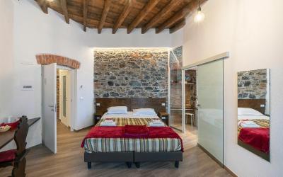 Camera Tripla Superior