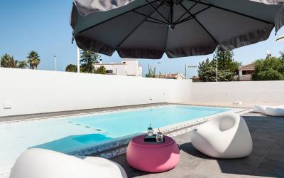 One-Bedroom Loft Apartment with One Queen Bed