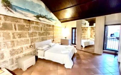 Camera Tripla Superior