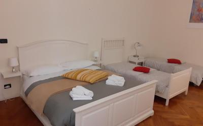 Camera Familiare con Bagno Privato Esterno