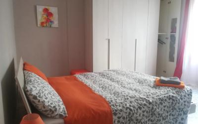 Camera Matrimoniale con Bagno in Comune 