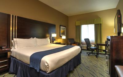 King Room - Mobility Access/Hearing Accessible