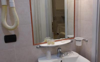 Camera Matrimoniale/Doppia con Letti Singoli