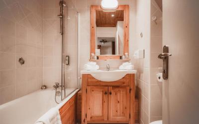 Chambre Double/Lits Jumeaux Traditionnelle avec Balcon Chambre Double/Lits Jumeaux Traditionnelle avec Balcon
