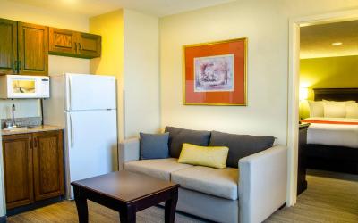 Extended Stay Queen Suite - Non-Smoking