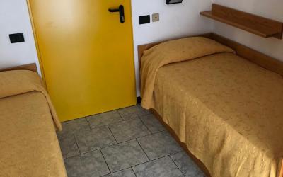 Camera Doppia con Letti Singoli