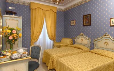 Piccola Camera Tripla