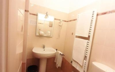 Camera Singola con Bagno Privato